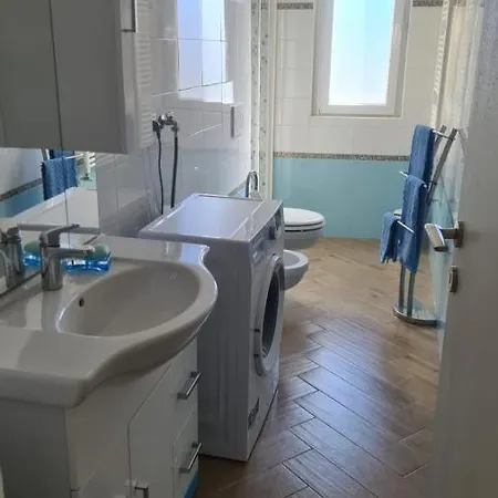 La Rinascita Lejlighed Vado Ligure